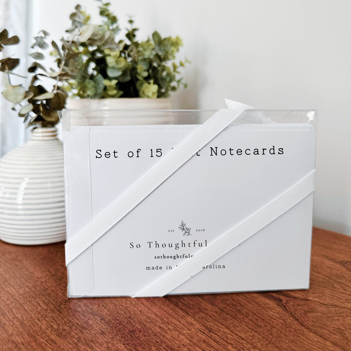 So Thoughtful Gifts - Tennis Scallop Flat Notecard - Set of 15